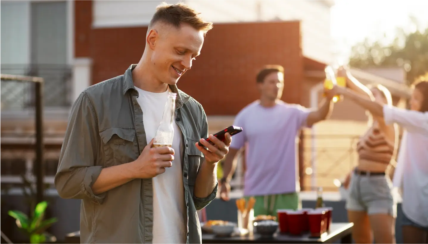 Alfresco vs Lynx - Smart Features and Innovations Comparison - 1