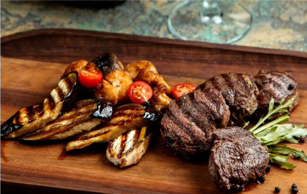 Additional Features & Accessories-Alfresco-vs-Fire-Magic-Grill-2