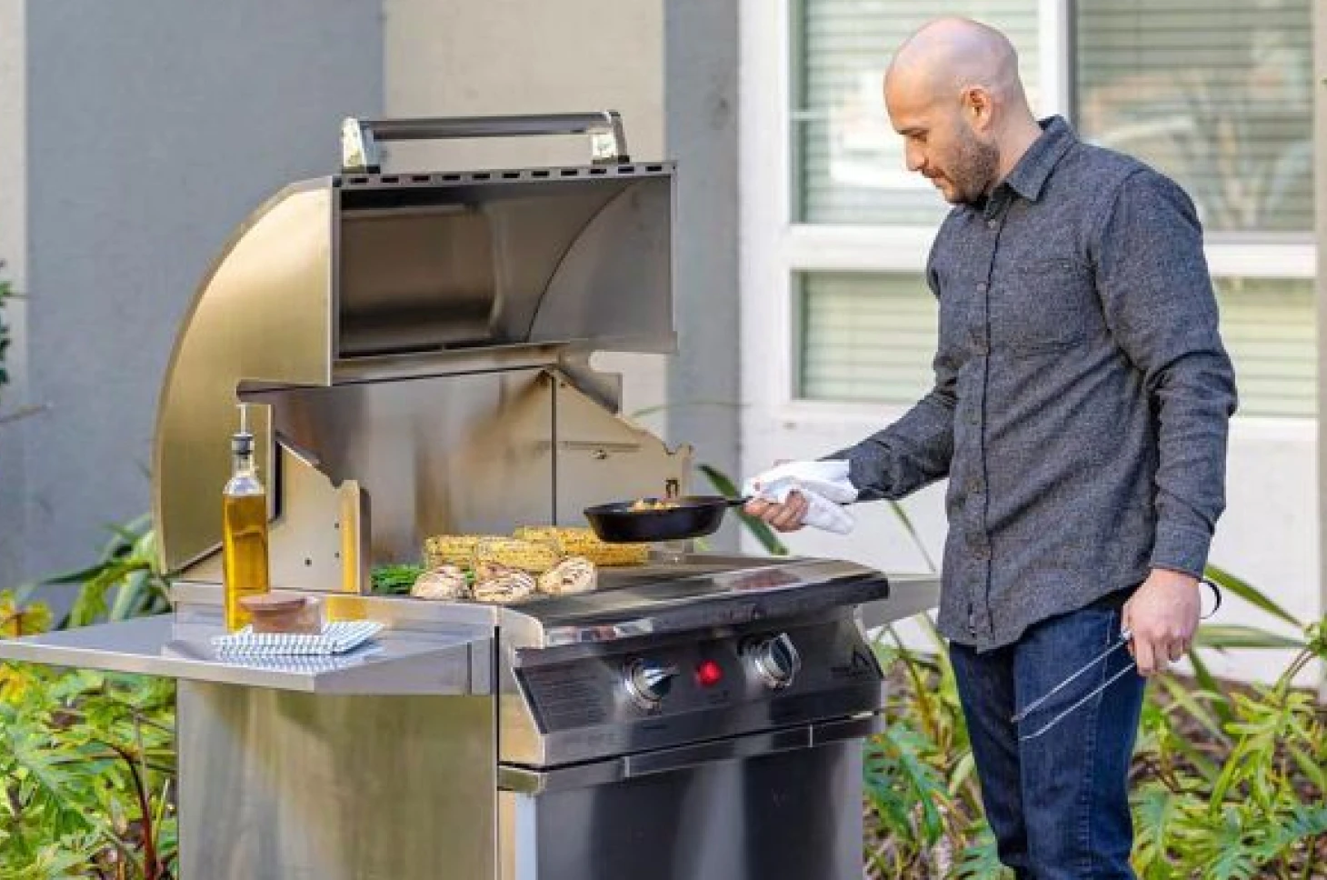 Types of Fuel for Pedestal Grills Img-3