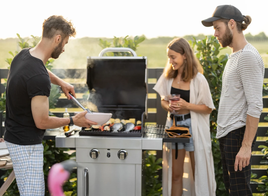 Who Should Consider a Pedestal Grill_ Right img