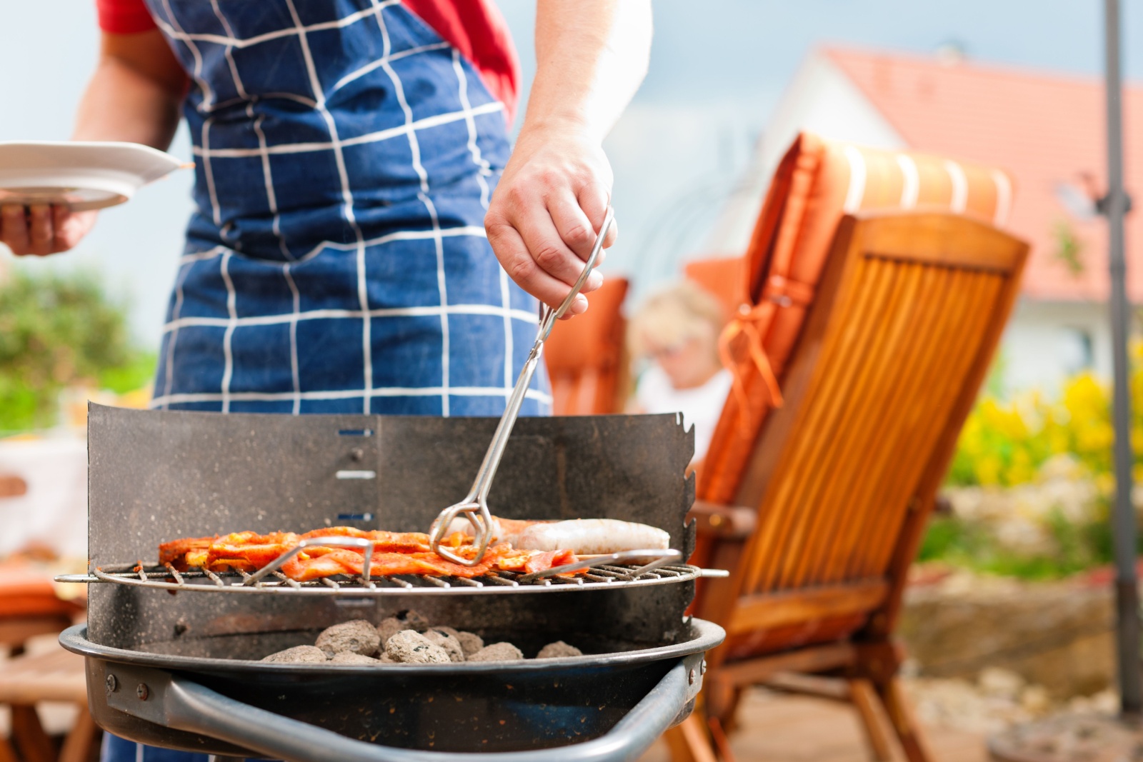 charcoal-vs-gas-cooking-charcoal