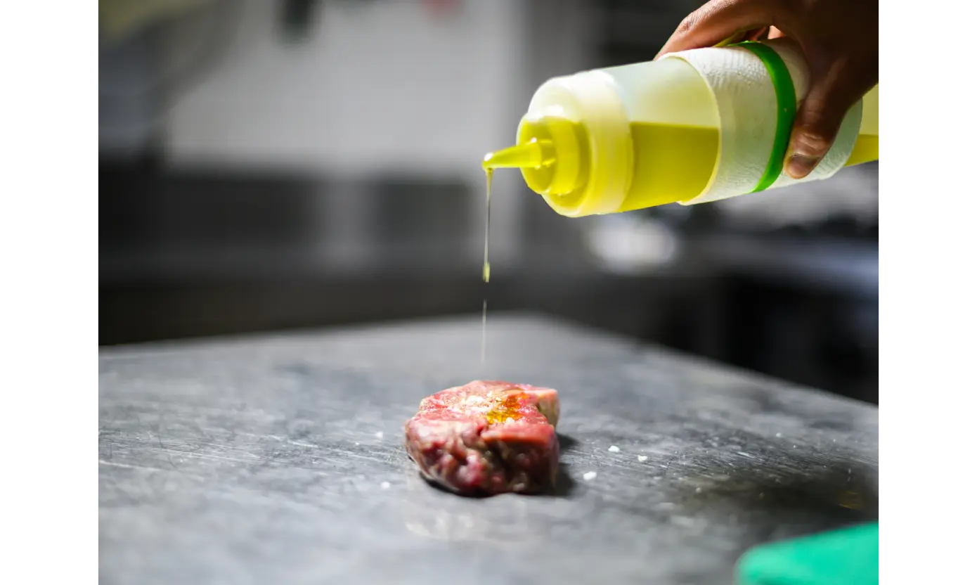 Oil bottles (squeeze bottles)