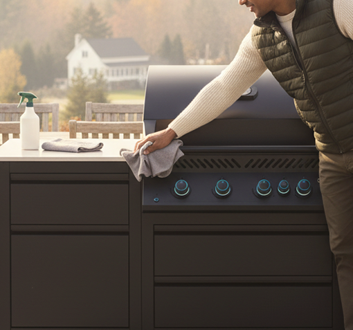 cleaning the grill for winter - counters of a napoleon oasis island
