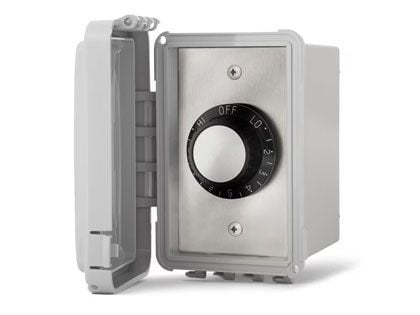 Infratech 120V Single Input Regulator Stainless Steel Surface Mount Plate With Deep Gang Waterproof Box And Cover