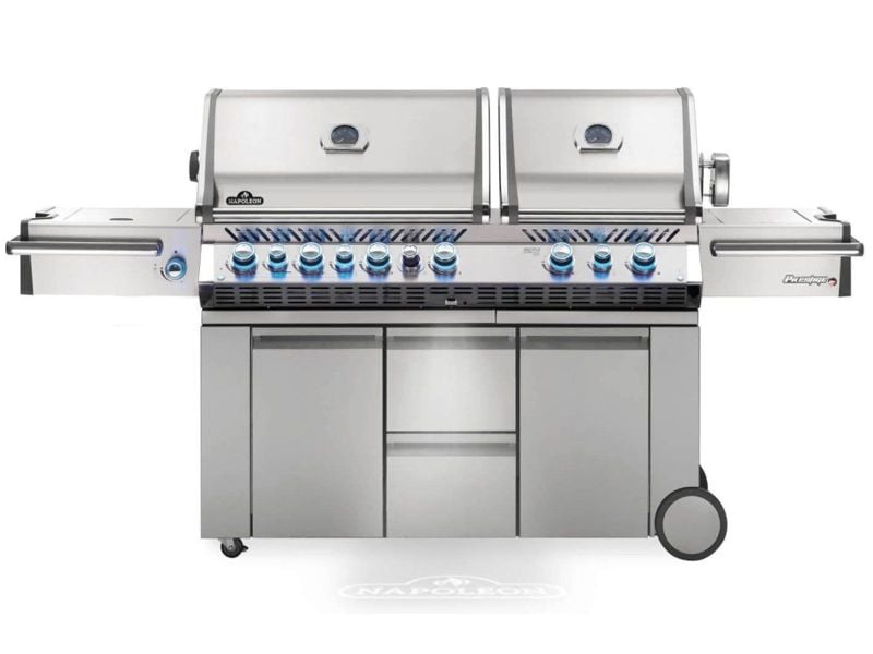Napoleon Prestige PRO 825 Gas Grill