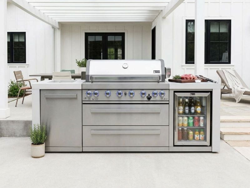 Mont Alpi 6-Burner Deluxe Outdoor Kitchen Island | Built-In