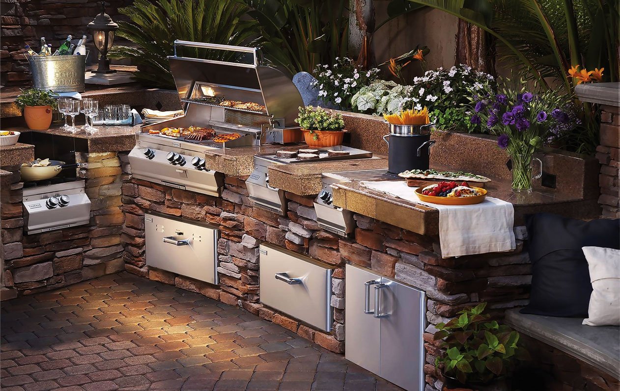 BBQ Grills, Smokers & Outdoor Kitchens Transform Your Backyard